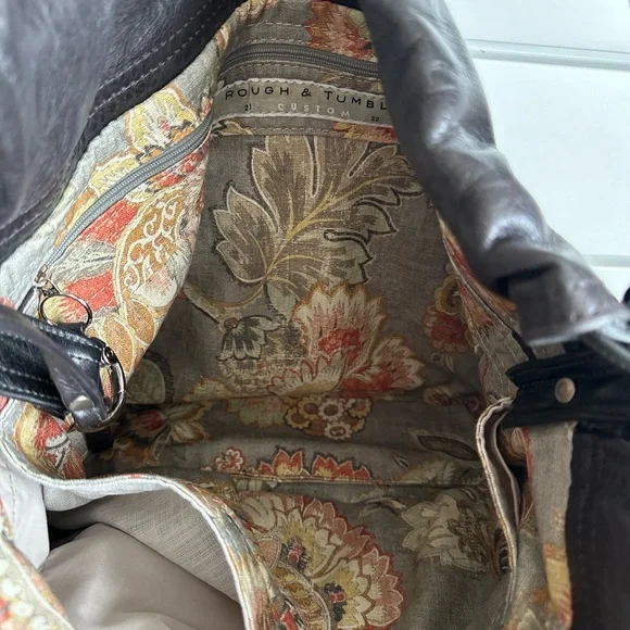 Rough & Tumble Train Bag - Picture 3 of 3